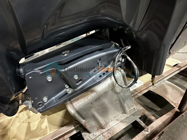Yamaha 250HP DEC Outboard Left Hand 25" Shaft - Image 3