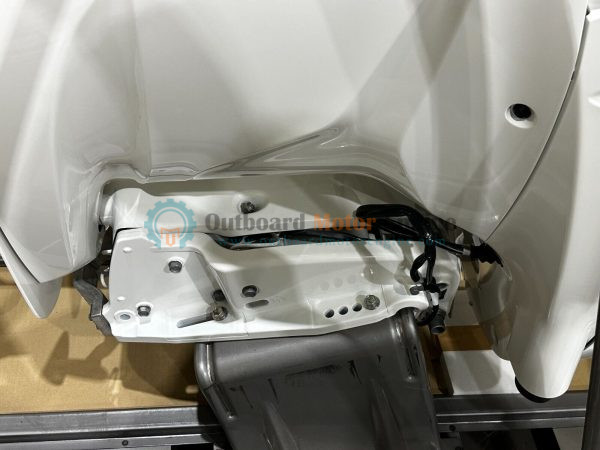 Yamaha 250HP DEC Outboard Left Hand 25" Shaft - Image 2