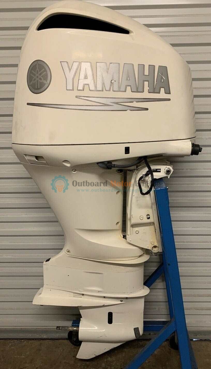 Yamaha F300UCA 300Hp 4-Stroke 30” shaft length Outboard Motor 1